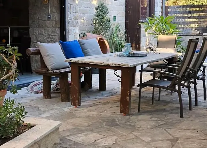 The Zephyr House -2-